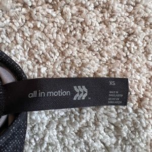 Womens XS criss cross sports bra